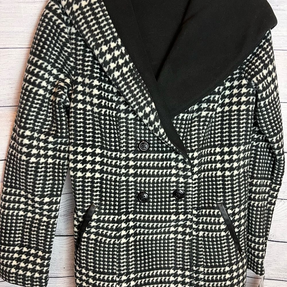 IZBYER Juniors Heavy Fleece Jacket in Black & White Houndstooth Size Sma…